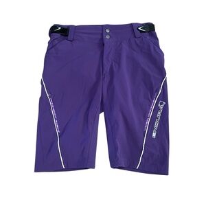Endura athletic, athleisure mountain bike shorts